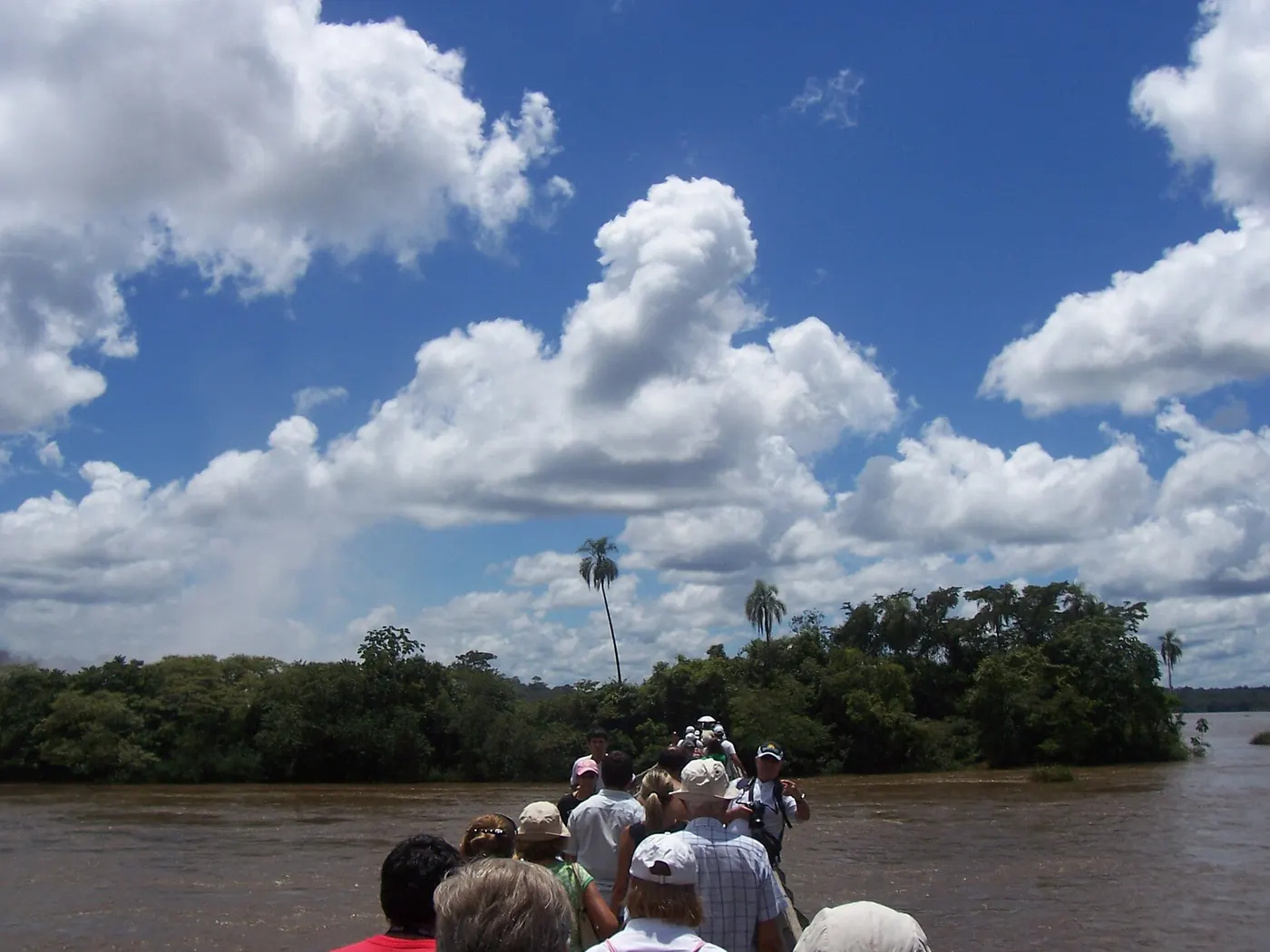 The Argentine-side walkway to the Devil's Throat