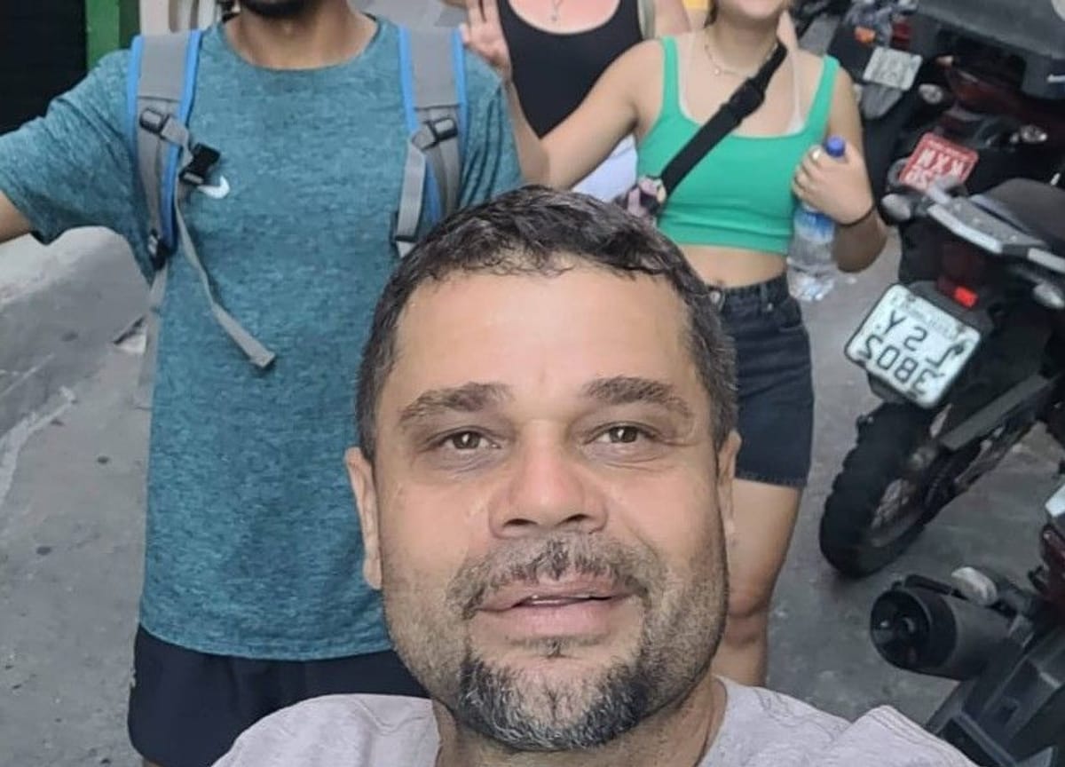 A Trip in Brazil guide with travelers on a tour in Rio de Janeiro